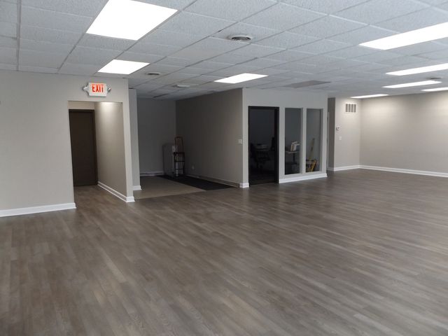 1015 S ARLINGTON HEIGHTS Road S, Arlington Heights, IL 60005