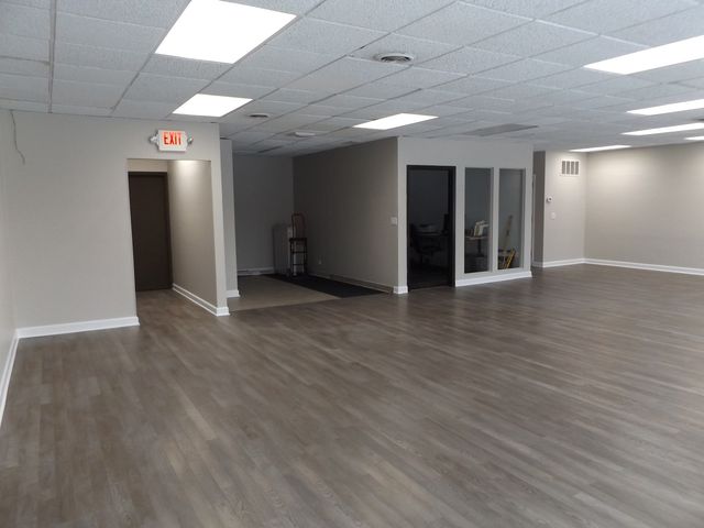 1015 S ARLINGTON HEIGHTS Road S, Arlington Heights, IL 60005
