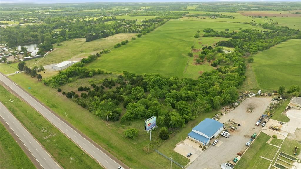 Image 2 of property listing at 090091656 Northwest Expressway, Piedmont, OK 73078