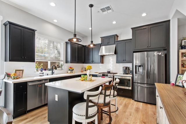 7548 Twin Bridges Ln, Citrus Heights, CA 95610