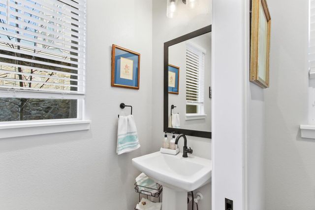 7548 Twin Bridges Ln, Citrus Heights, CA 95610