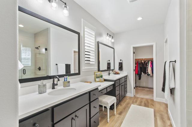 7548 Twin Bridges Ln, Citrus Heights, CA 95610