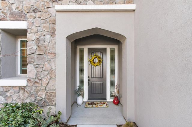 7548 Twin Bridges Ln, Citrus Heights, CA 95610