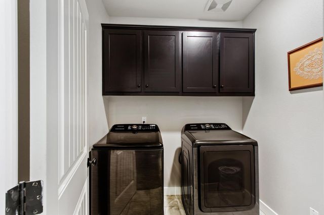 7548 Twin Bridges Ln, Citrus Heights, CA 95610