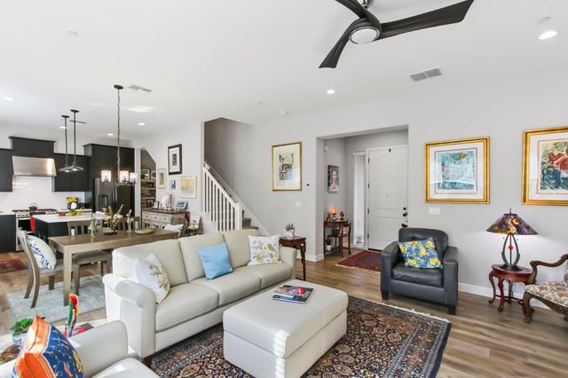 7548 Twin Bridges Ln, Citrus Heights, CA 95610