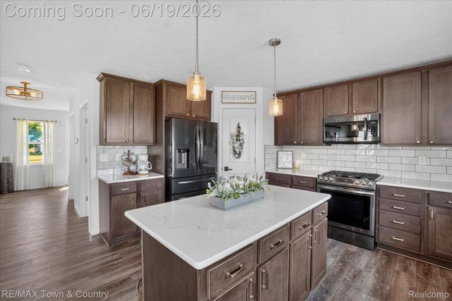 13148 River Rock Pass, Fenton Charter Township, MI 48451