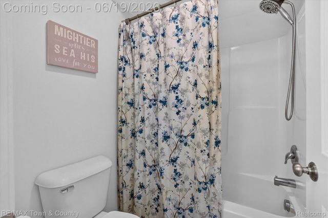 13148 River Rock Pass, Fenton Charter Township, MI 48451