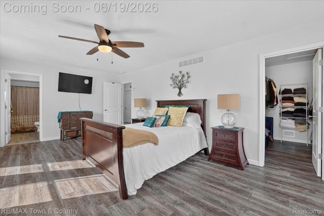 13148 River Rock Pass, Fenton Charter Township, MI 48451