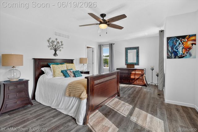 13148 River Rock Pass, Fenton Charter Township, MI 48451