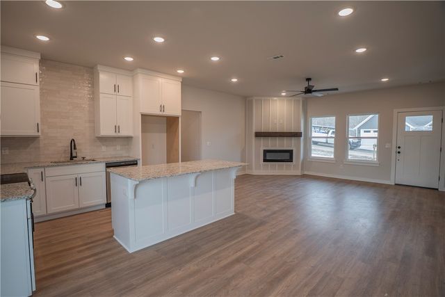 20 Nairn Lane, Bella Vista, AR 72715