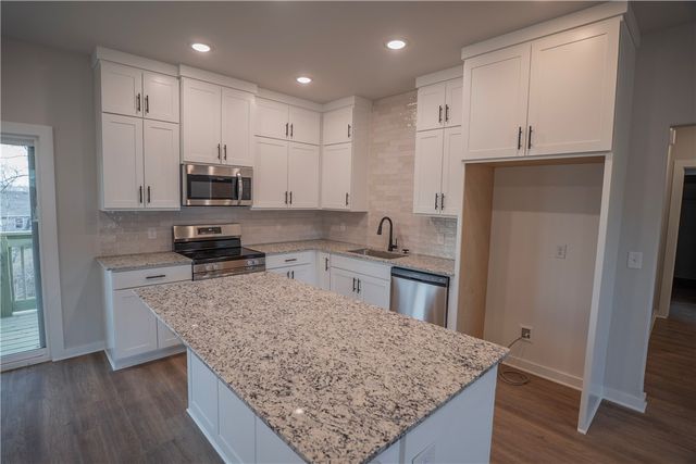 20 Nairn Lane, Bella Vista, AR 72715