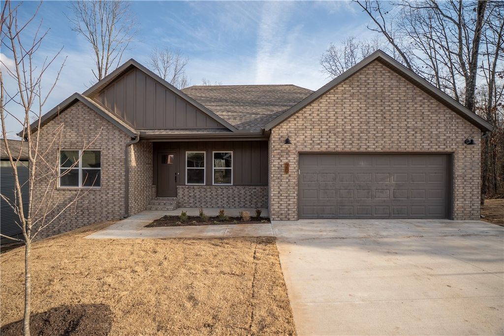 20 Nairn Lane, Bella Vista, AR 72715