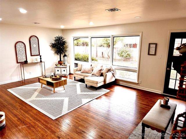 4320 E 60th Street, Tulsa, OK 74145