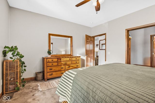 151 S Madison Street, Knightstown, IN 46148