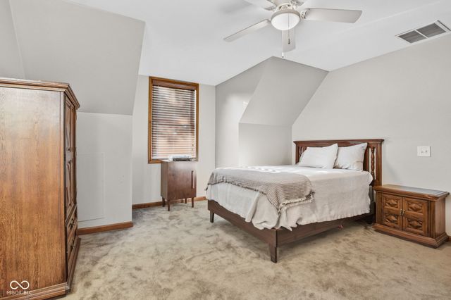 151 S Madison Street, Knightstown, IN 46148