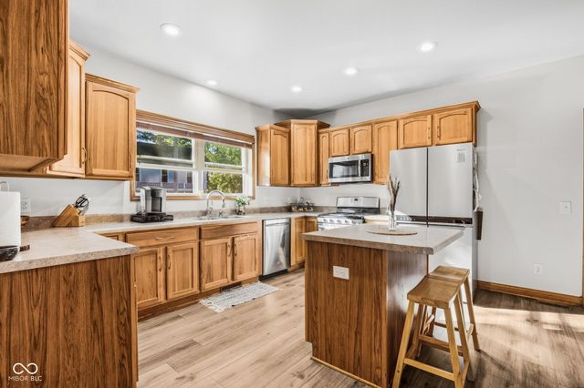 151 S Madison Street, Knightstown, IN 46148