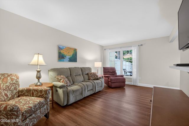 516 Elk Circle, Milton, NY 12020