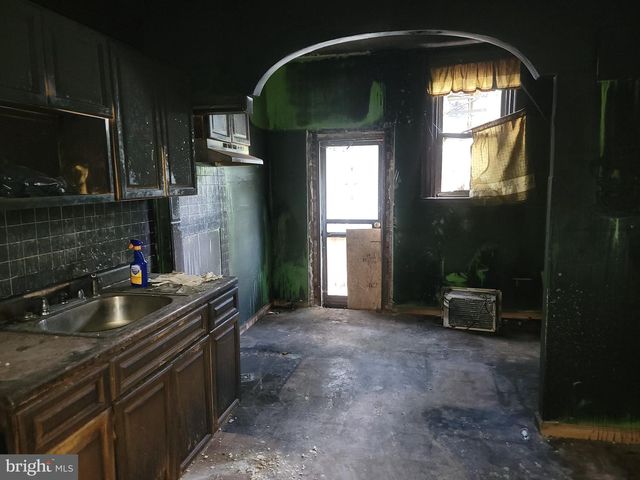 3223 N DOVER ST, Philadelphia, PA 19129