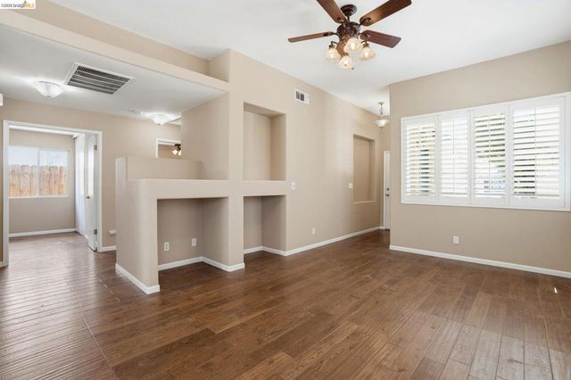 4465 Fall Ln, Oakley, CA 94561
