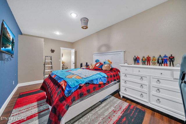 2160 Ranch Rd, Dandridge, TN 37725