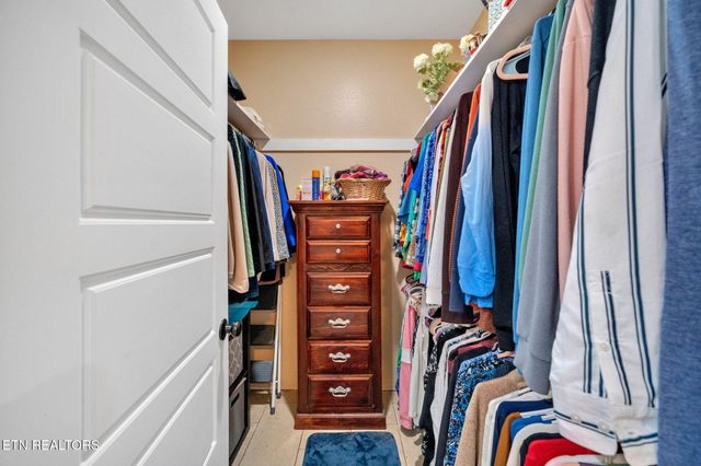 2160 Ranch Rd, Dandridge, TN 37725