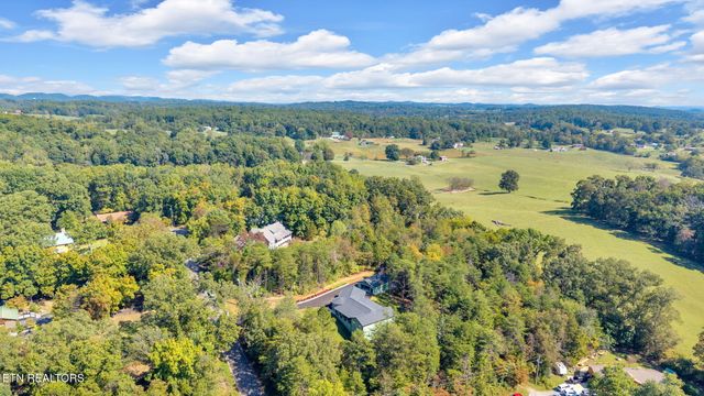 2160 Ranch Rd, Dandridge, TN 37725