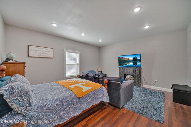 2160 Ranch Rd, Dandridge, TN 37725