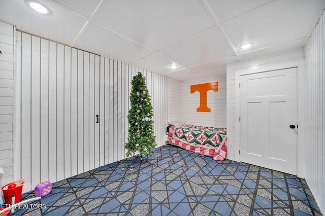 2160 Ranch Rd, Dandridge, TN 37725