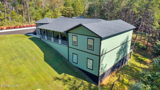 2160 Ranch Rd, Dandridge, TN 37725