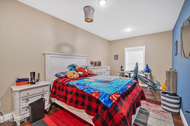 2160 Ranch Rd, Dandridge, TN 37725