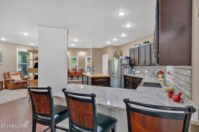 2160 Ranch Rd, Dandridge, TN 37725