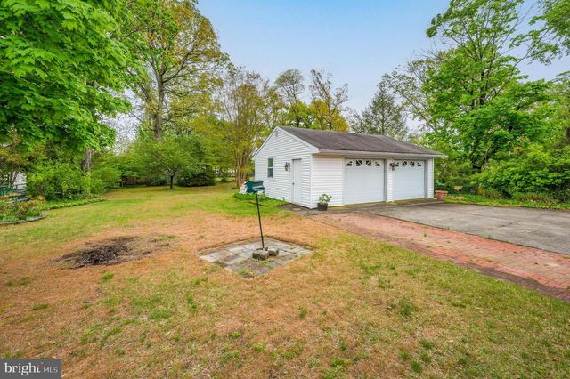 702 LINFIELD AVE, Delran, NJ 08075
