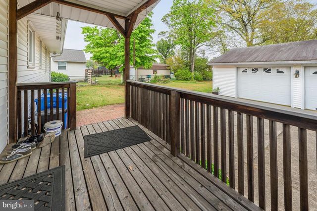 702 LINFIELD AVE, Delran, NJ 08075