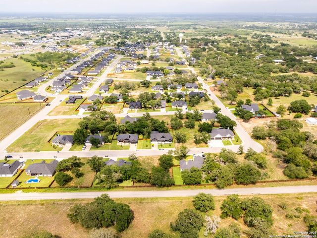116 LAUREL HEIGHTS, La Vernia, TX 78121