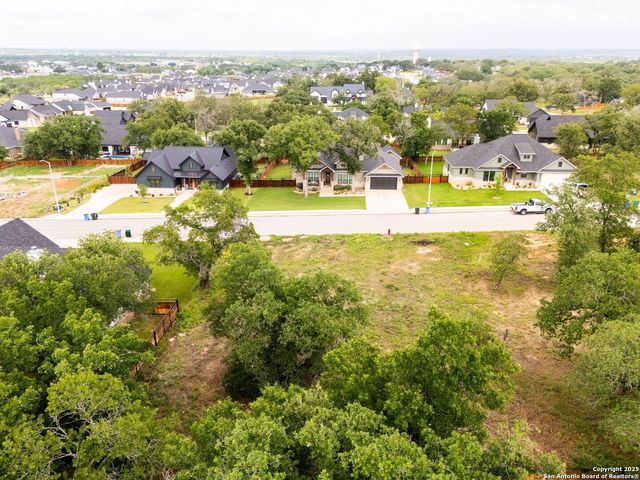 116 LAUREL HEIGHTS, La Vernia, TX 78121