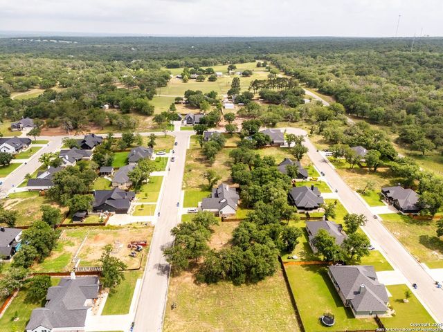 116 LAUREL HEIGHTS, La Vernia, TX 78121