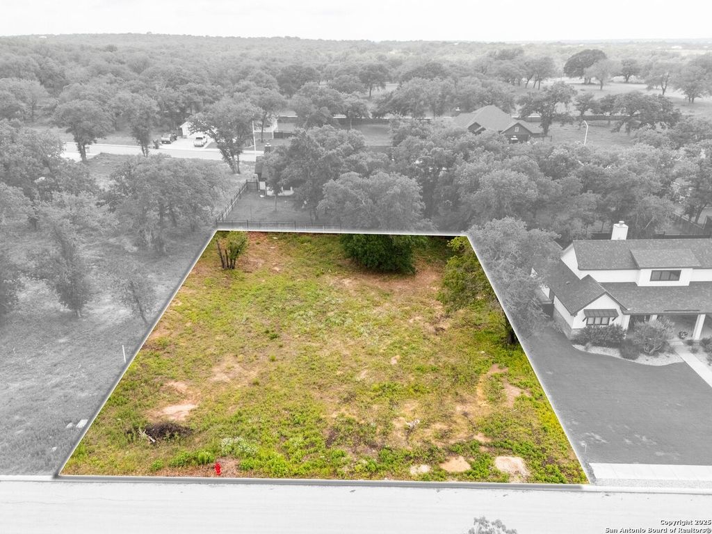 116 LAUREL HEIGHTS, La Vernia, TX 78121