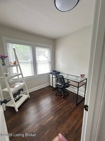3715 Carol Rd, Louisville, KY 40218
