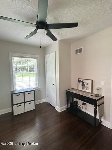 3715 Carol Rd, Louisville, KY 40218
