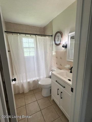 3715 Carol Rd, Louisville, KY 40218