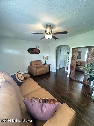 3715 Carol Rd, Louisville, KY 40218