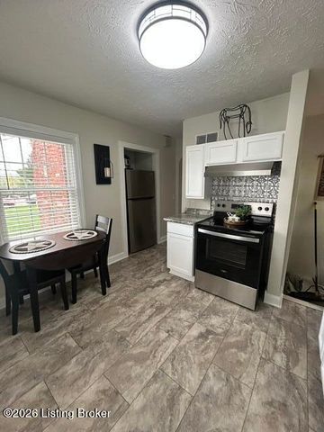 3715 Carol Rd, Louisville, KY 40218