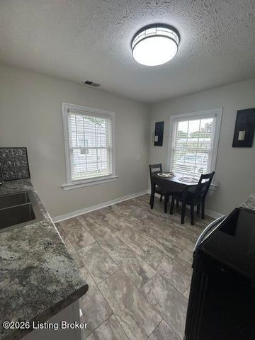 3715 Carol Rd, Louisville, KY 40218