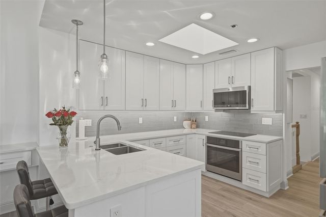 1912 HARBOURSIDE DRIVE 604, Longboat Key, FL 34228