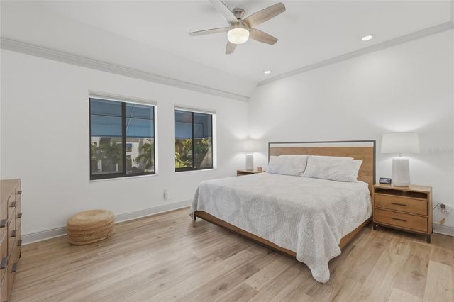 1912 HARBOURSIDE DRIVE 604, Longboat Key, FL 34228