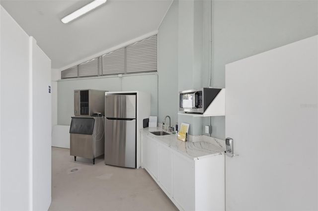 1912 HARBOURSIDE DRIVE 604, Longboat Key, FL 34228