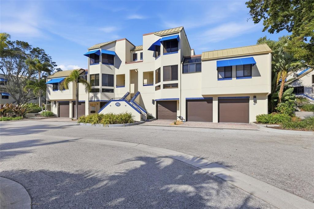 Image 2 of property listing at 1912 HARBOURSIDE DRIVE 604, Longboat Key, FL 34228