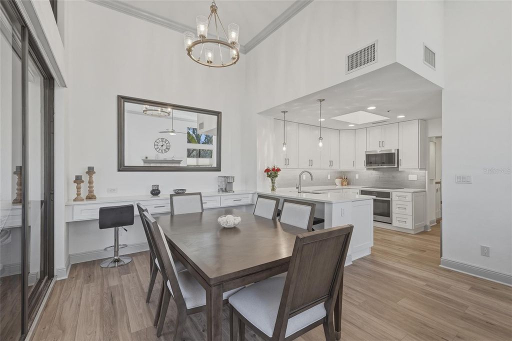 Image 12 of property listing at 1912 HARBOURSIDE DRIVE 604, Longboat Key, FL 34228