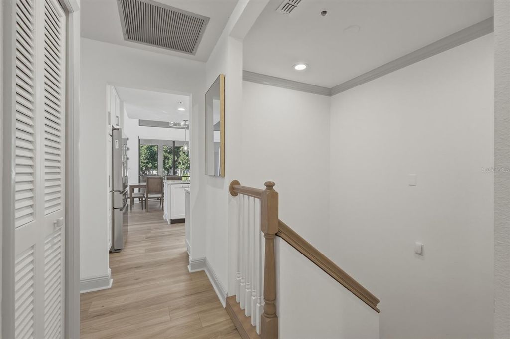 Image 18 of property listing at 1912 HARBOURSIDE DRIVE 604, Longboat Key, FL 34228