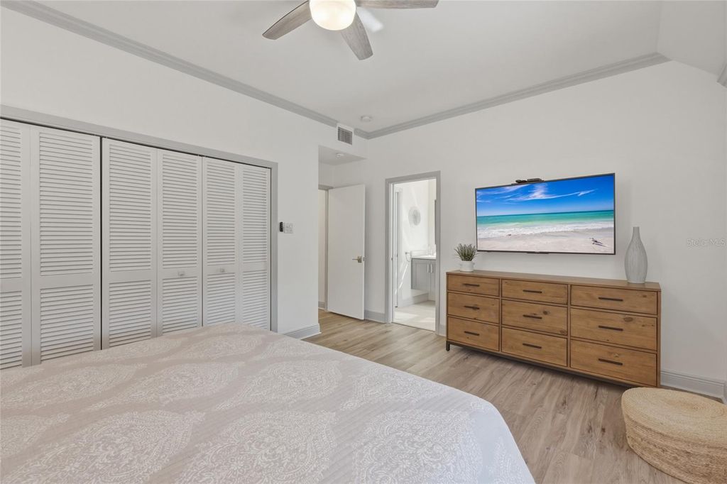 Image 20 of property listing at 1912 HARBOURSIDE DRIVE 604, Longboat Key, FL 34228